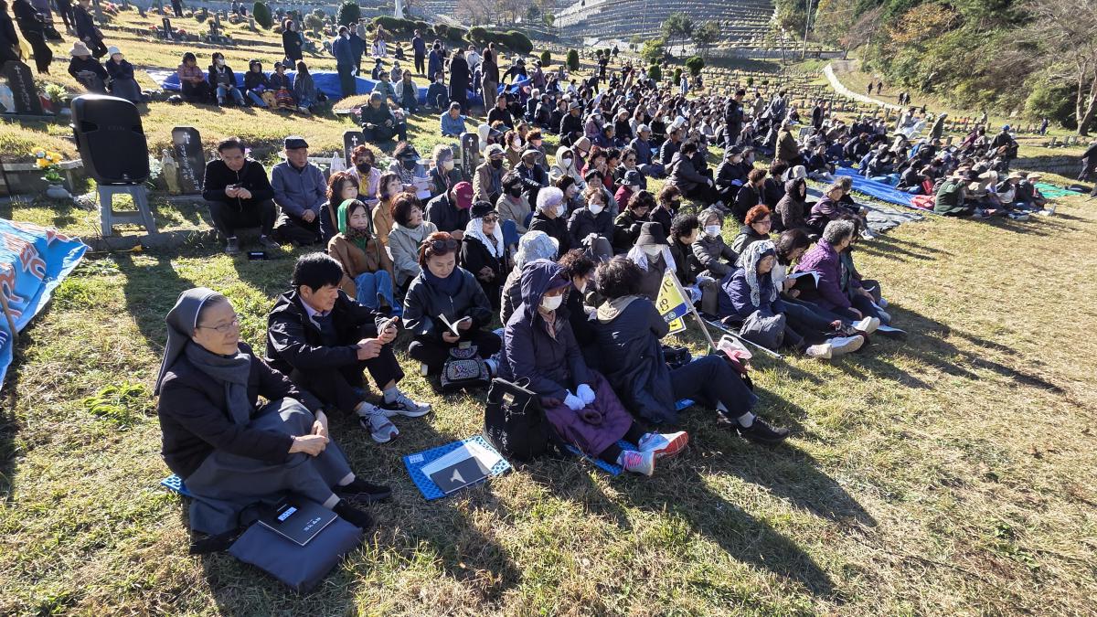 위령의날 고성이화공원묘원 20251103 (17).jpg